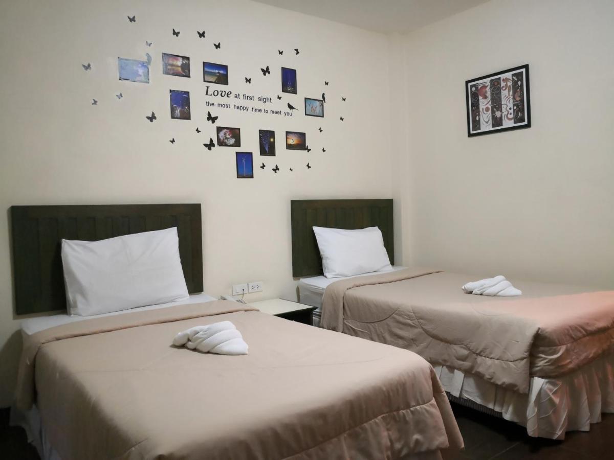 Baan Suksiri Hotel HHQ Buitenkant foto