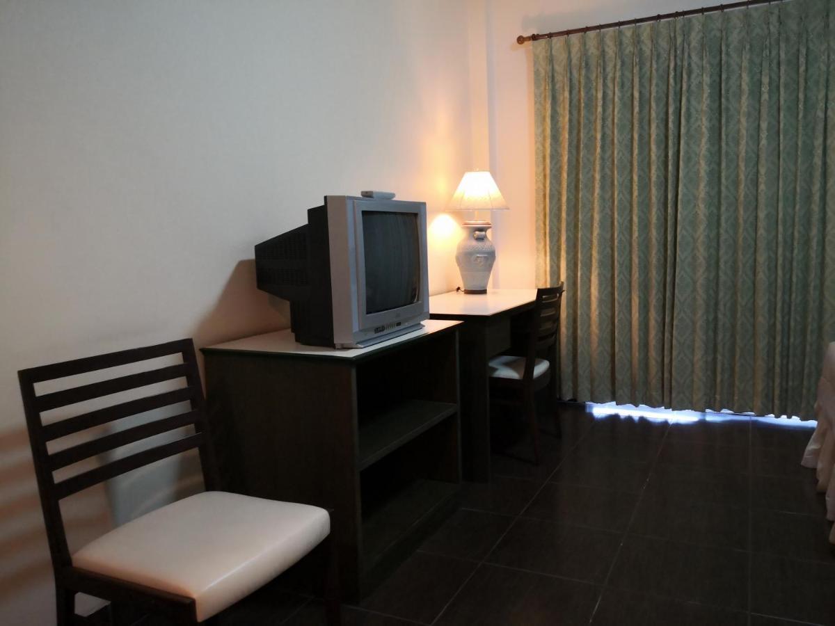 Baan Suksiri Hotel HHQ Buitenkant foto