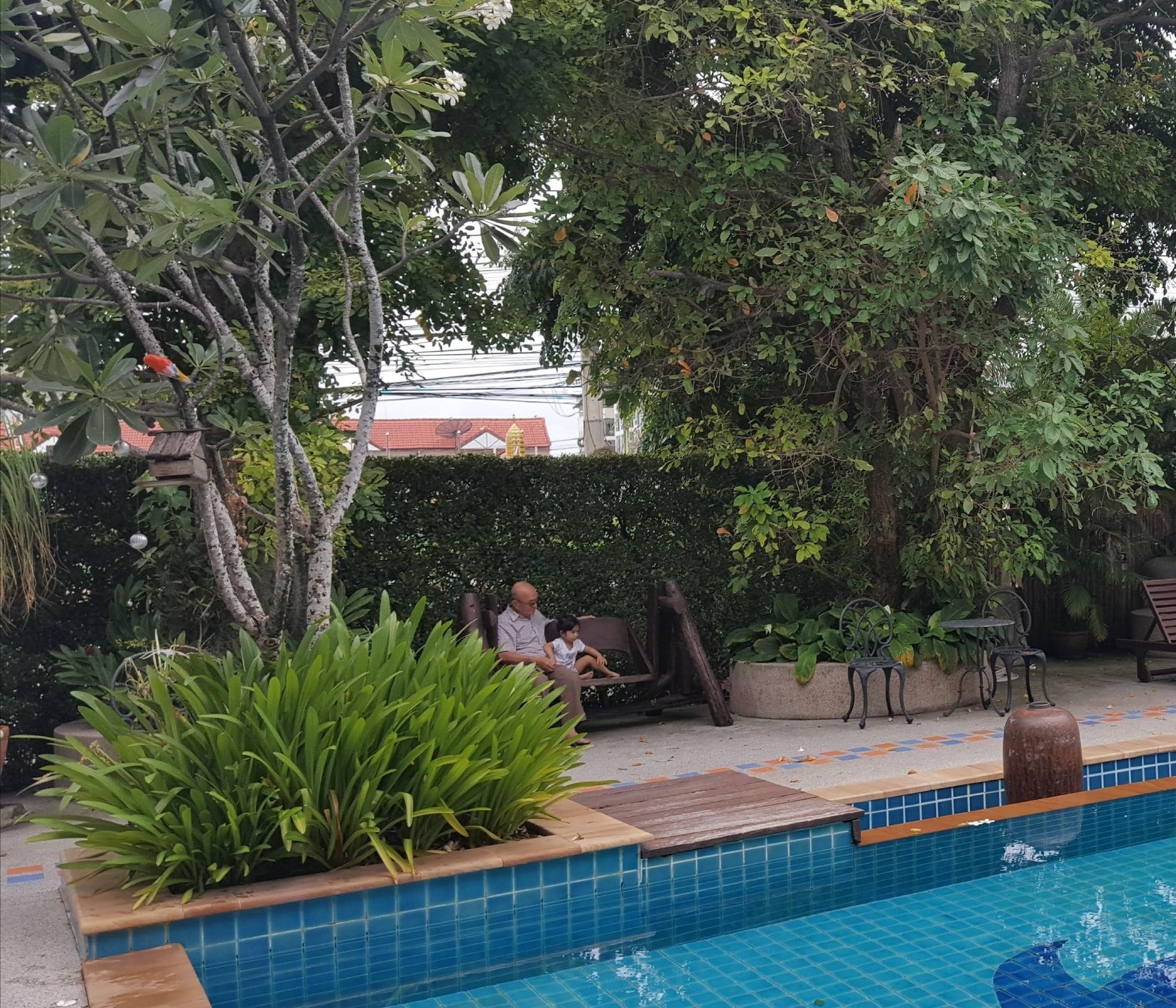 Baan Suksiri Hotel HHQ Buitenkant foto