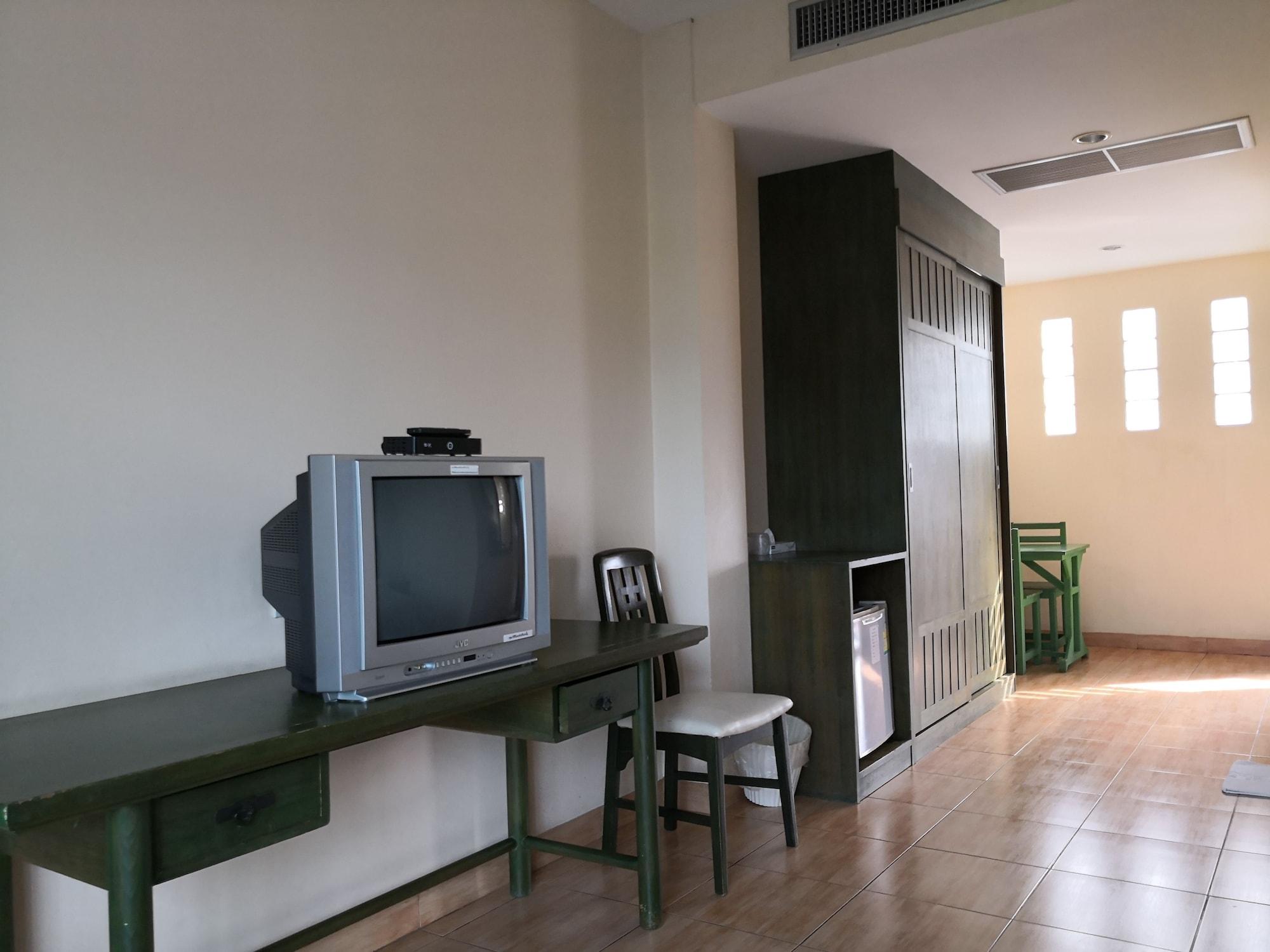 Baan Suksiri Hotel HHQ Buitenkant foto