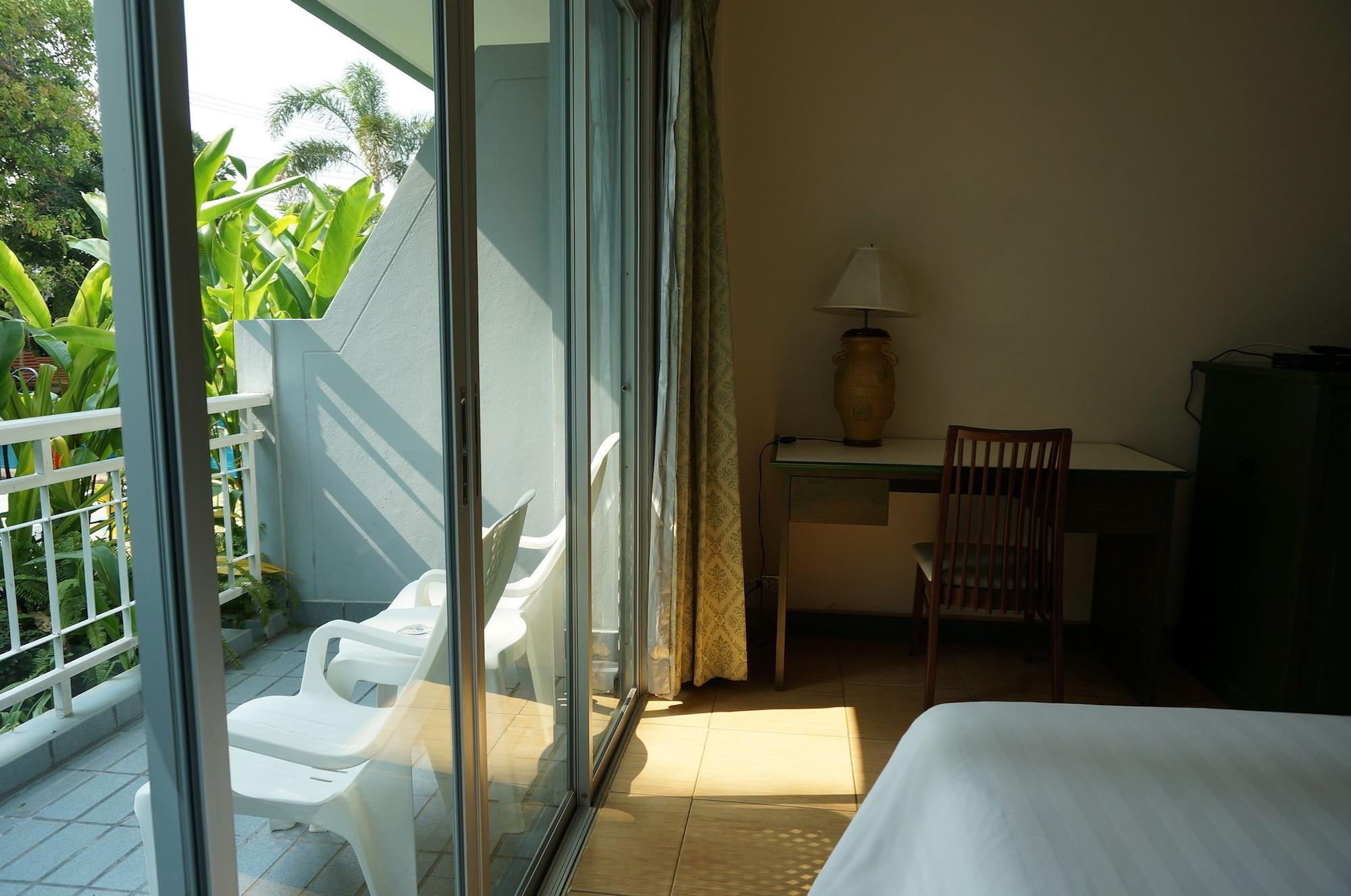 Baan Suksiri Hotel HHQ Buitenkant foto
