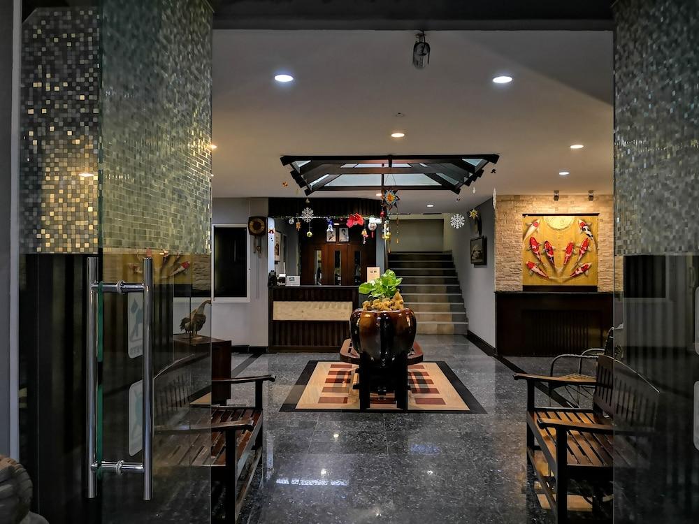 Baan Suksiri Hotel HHQ Buitenkant foto