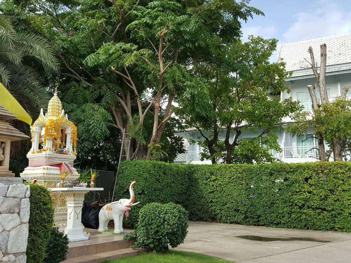 Baan Suksiri Hotel HHQ Buitenkant foto