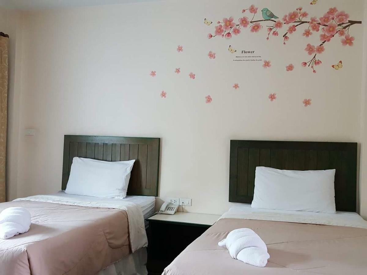 Baan Suksiri Hotel HHQ Buitenkant foto
