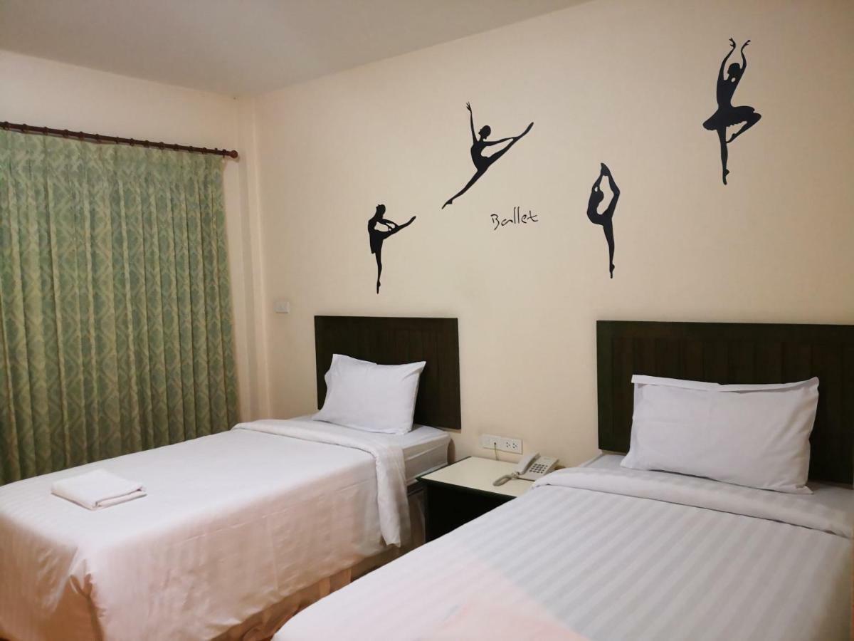Baan Suksiri Hotel HHQ Buitenkant foto