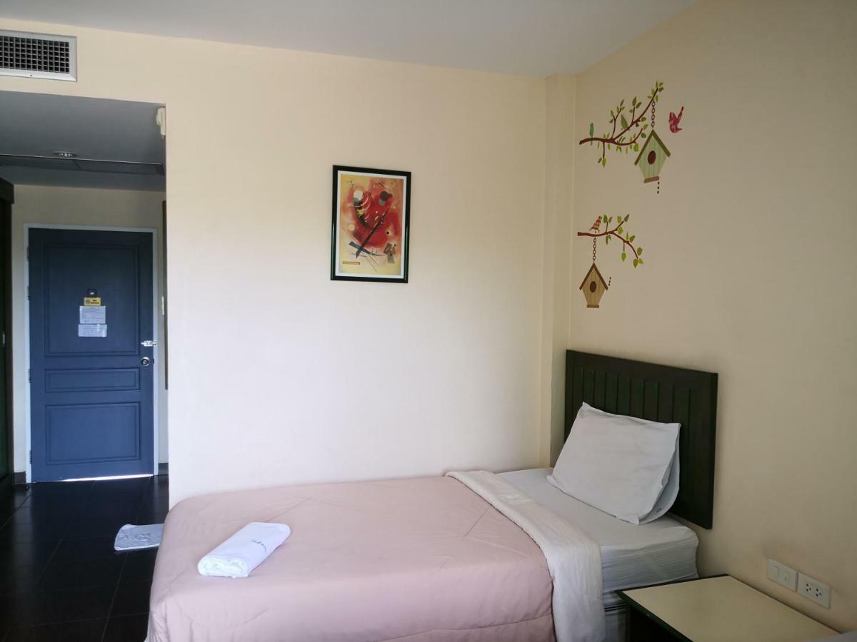 Baan Suksiri Hotel HHQ Buitenkant foto