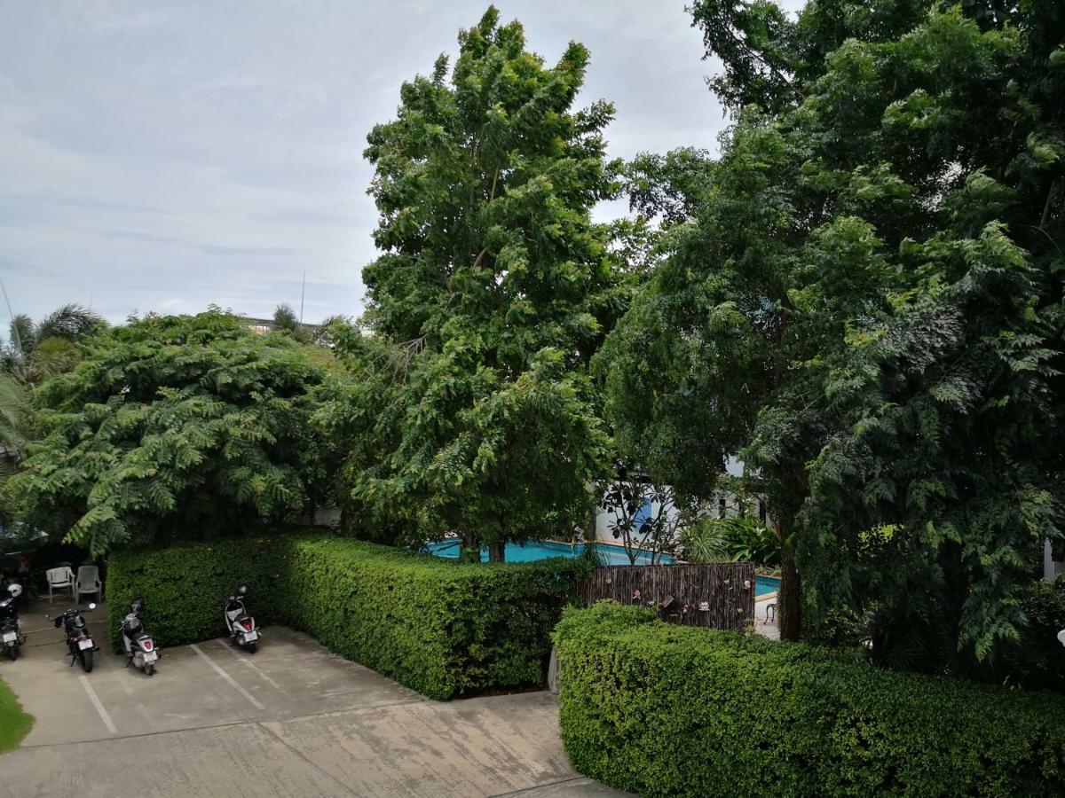 Baan Suksiri Hotel HHQ Buitenkant foto